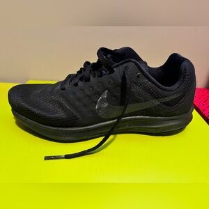 Solid Black Nike Downshifter 7